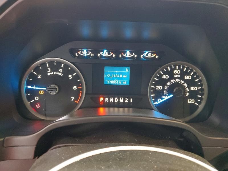 2017 FORD F150 SUPERCREW 9