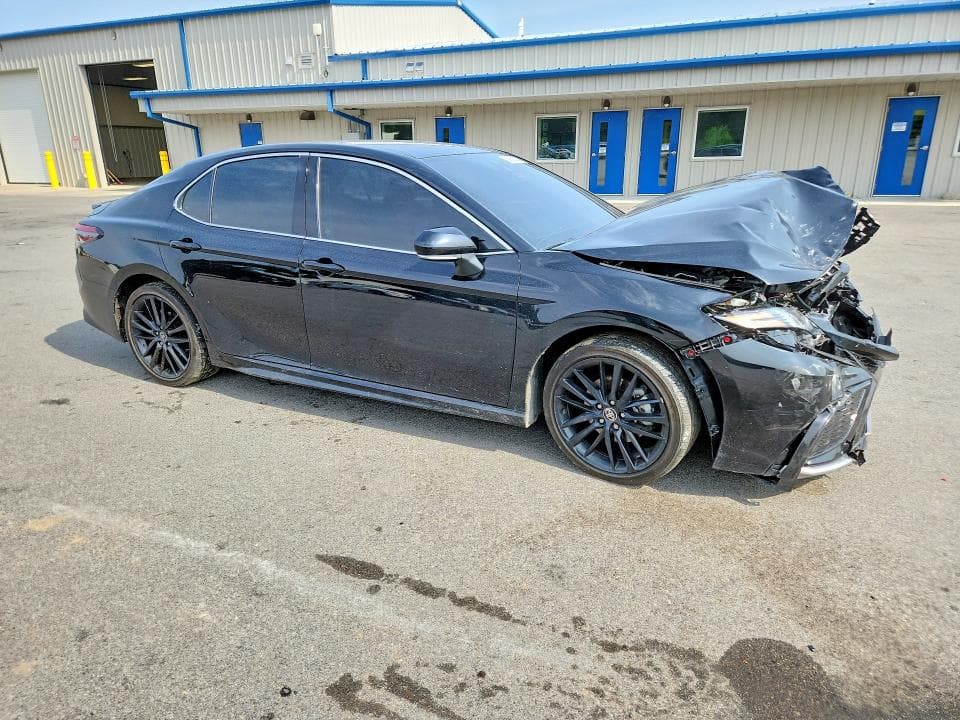 2024 TOYOTA CAMRY XSE 4