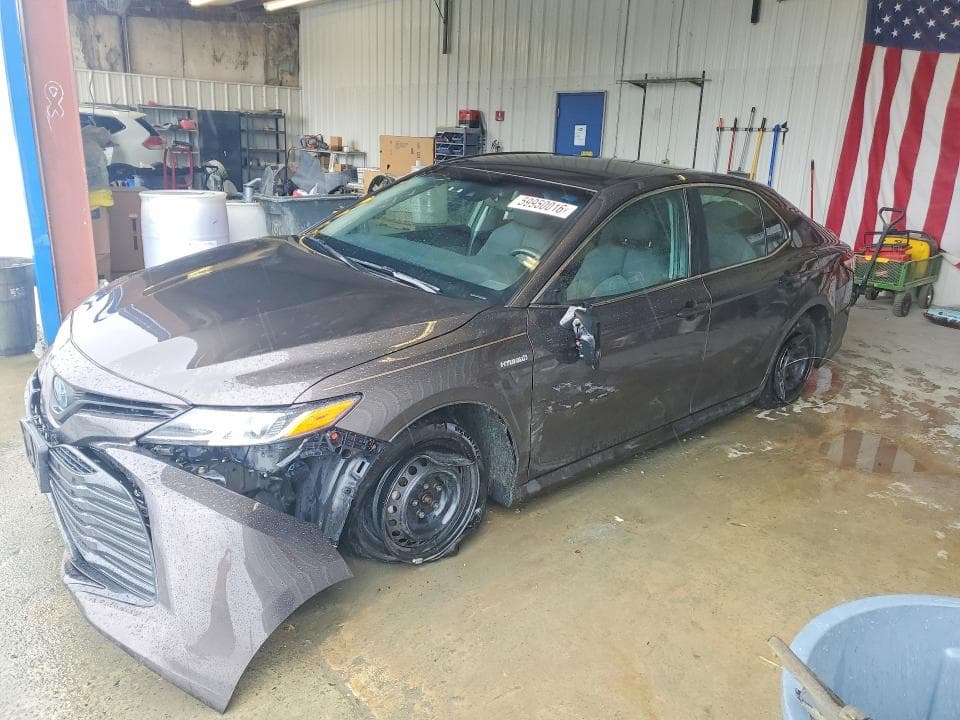 2018 TOYOTA CAMRY LE - 1