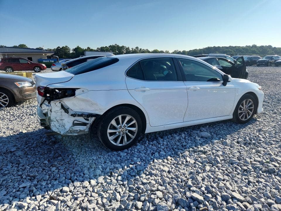 2021 TOYOTA CAMRY LE 3