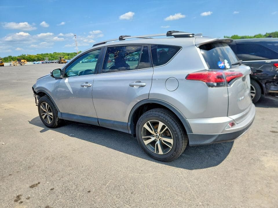 2018 TOYOTA RAV4 XLE 2