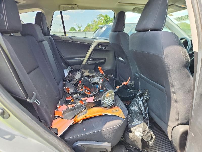 2018 TOYOTA RAV4 XLE 11
