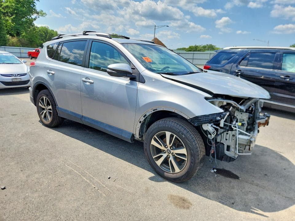 2018 TOYOTA RAV4 XLE 4