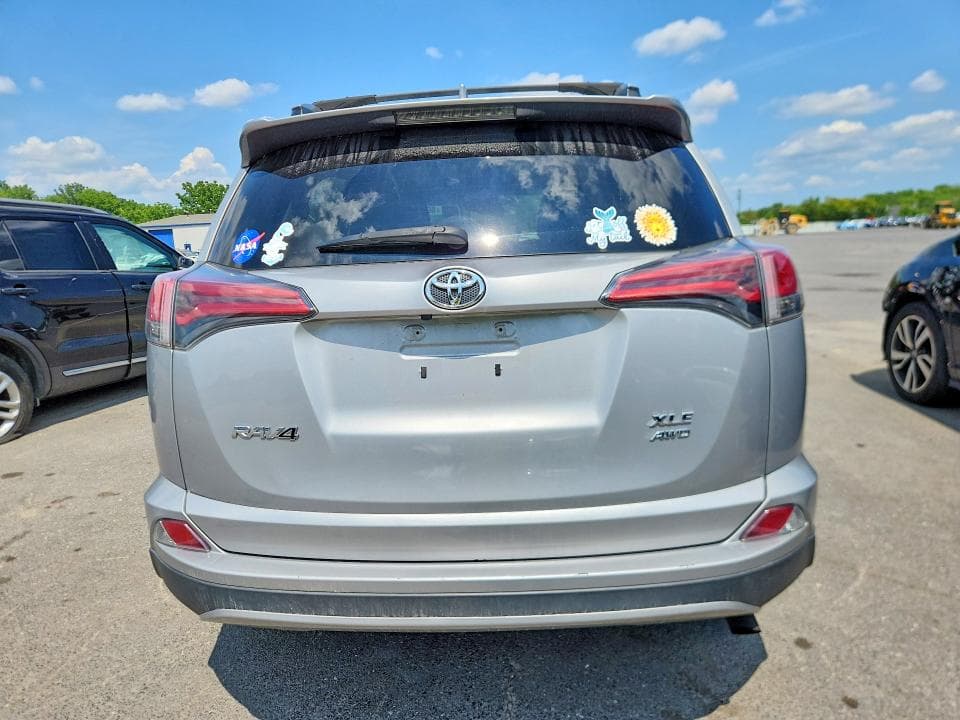 2018 TOYOTA RAV4 XLE 6