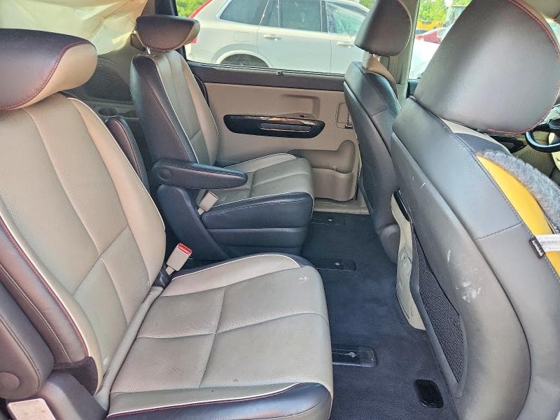 2018 KIA SEDONA SX 11