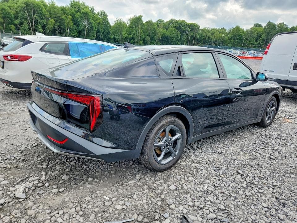 2025 KIA K4 LXS 3