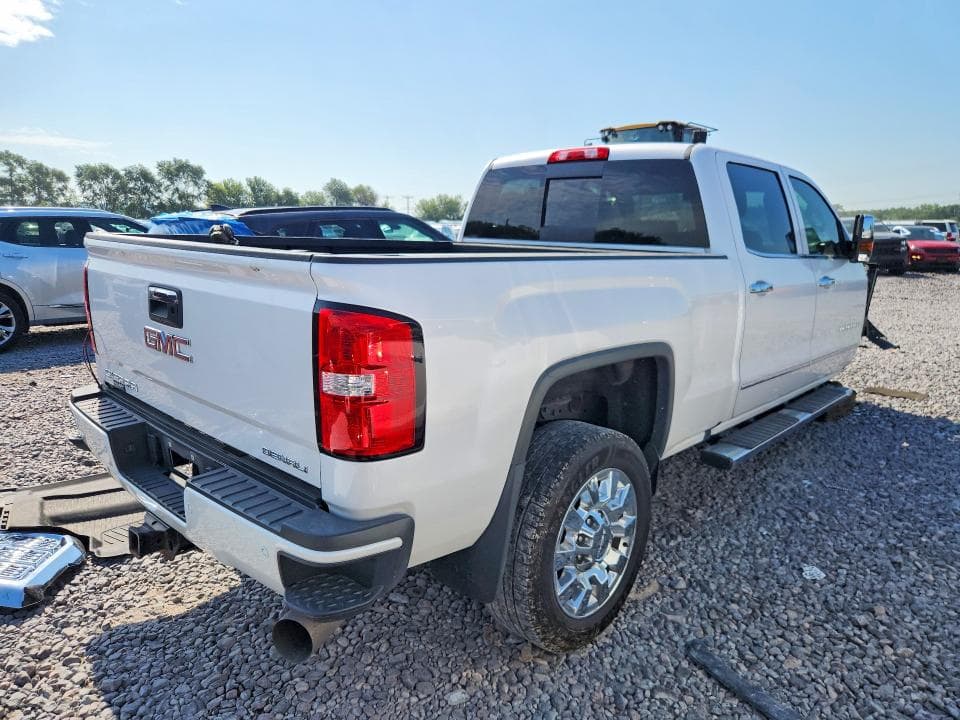 2018 GMC SIERRA K2500 DENALI 3