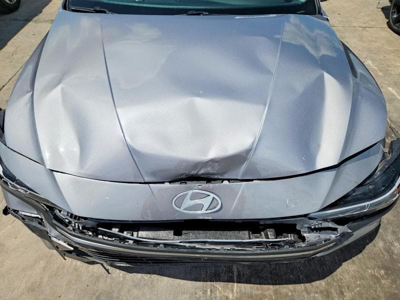 2025 HYUNDAI ELANTRA SE 11