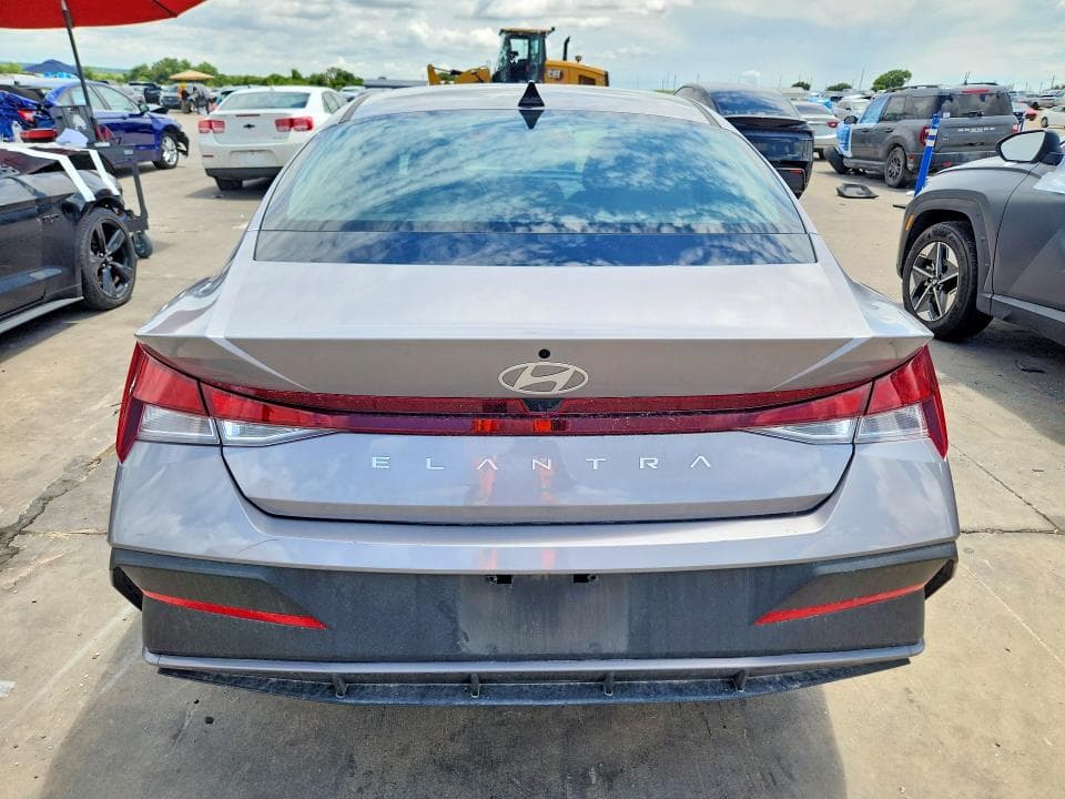 2025 HYUNDAI ELANTRA SE 6