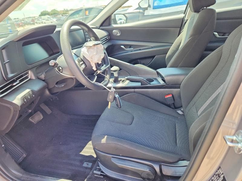 2025 HYUNDAI ELANTRA SE 7