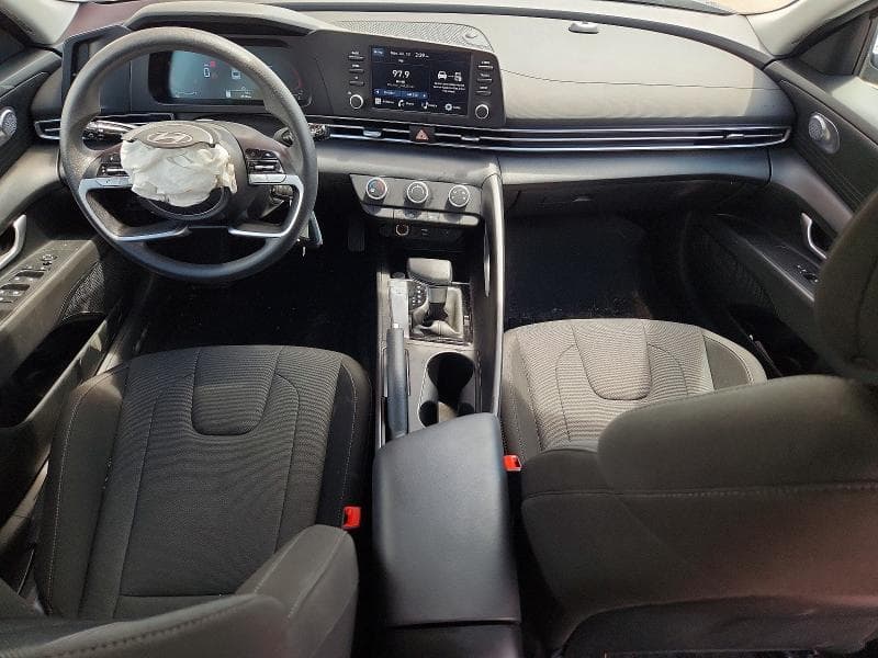 2025 HYUNDAI ELANTRA SE 8