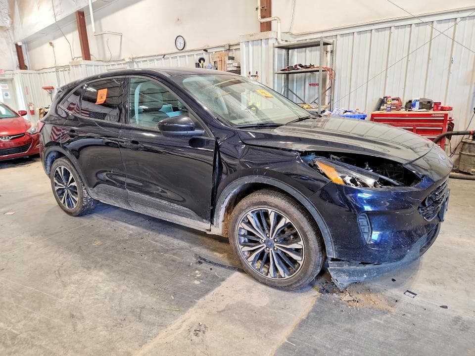 2021 FORD ESCAPE SE 4