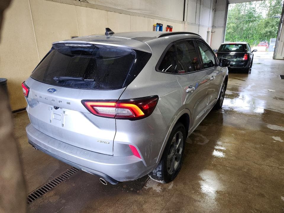 2024 FORD ESCAPE ST LINE 3