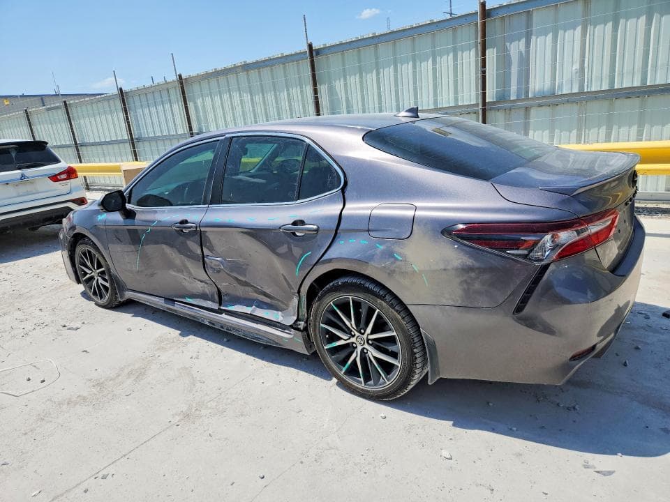 2022 TOYOTA CAMRY SE 2