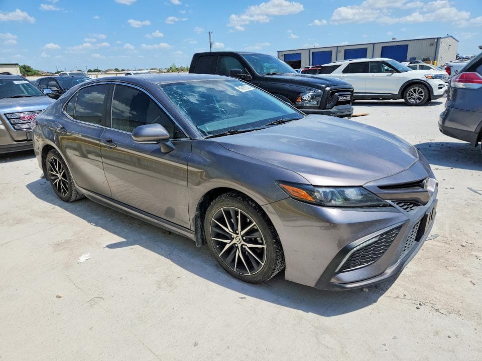 2022 TOYOTA CAMRY SE 4