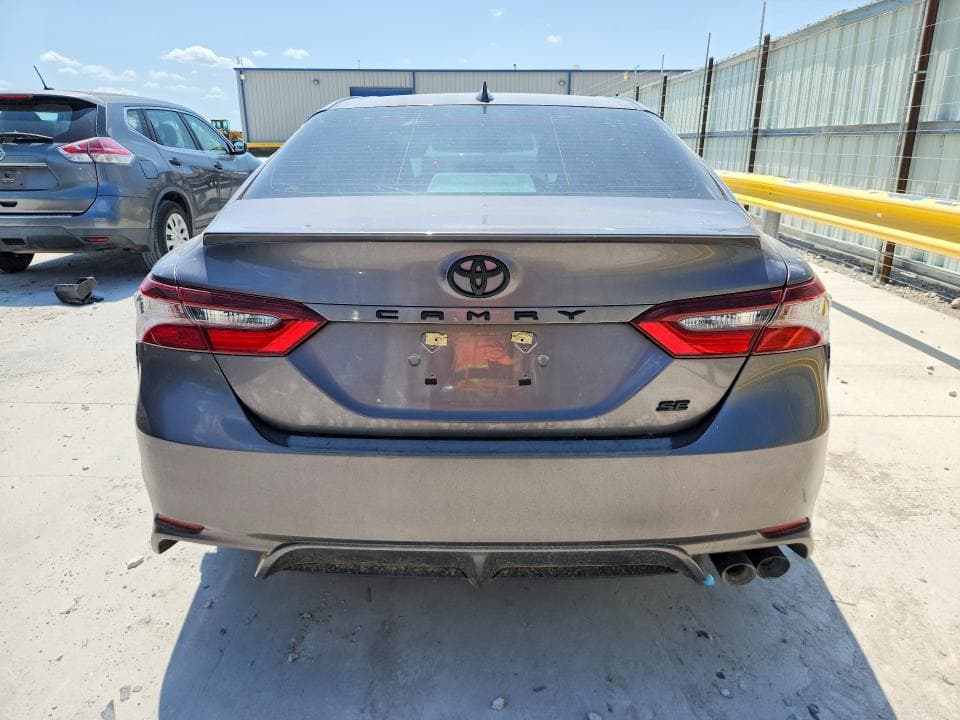 2022 TOYOTA CAMRY SE 6