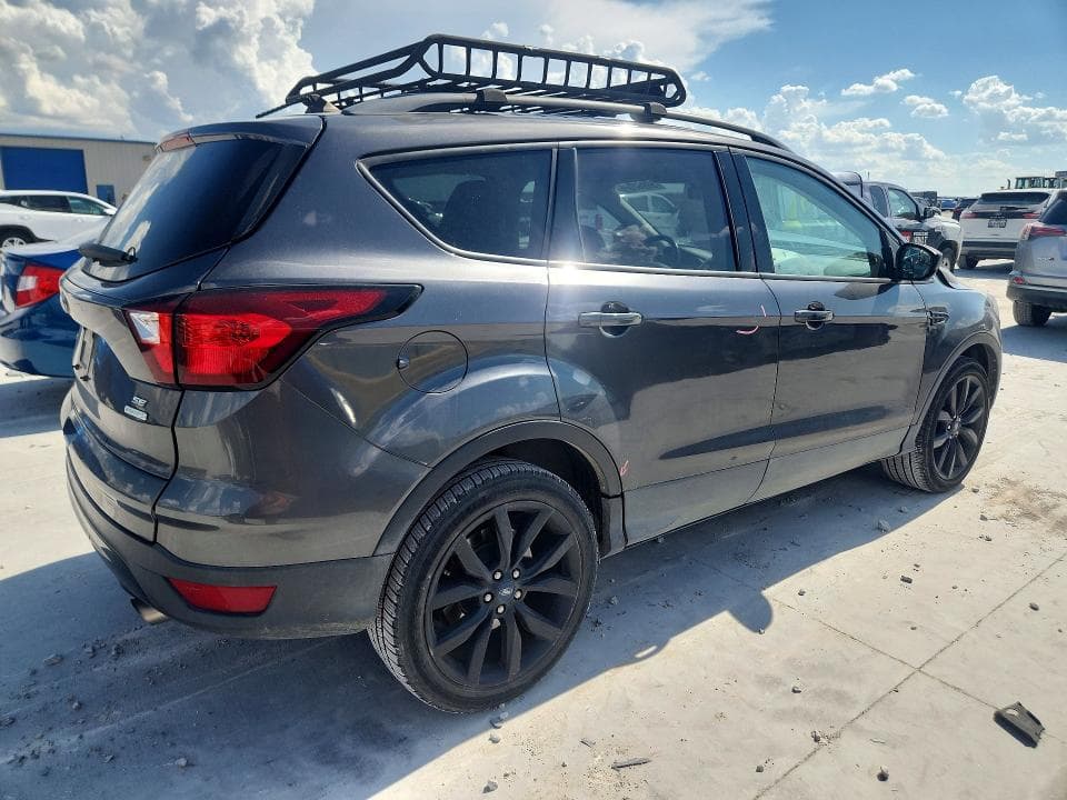 2019 FORD ESCAPE SE 3