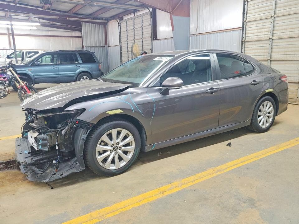 2019 TOYOTA CAMRY LE - 1