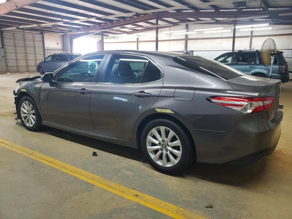 2019 TOYOTA CAMRY LE 2