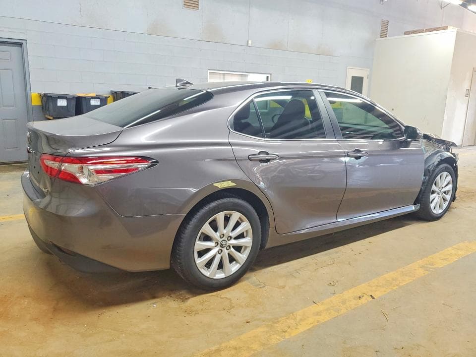 2019 TOYOTA CAMRY LE 3
