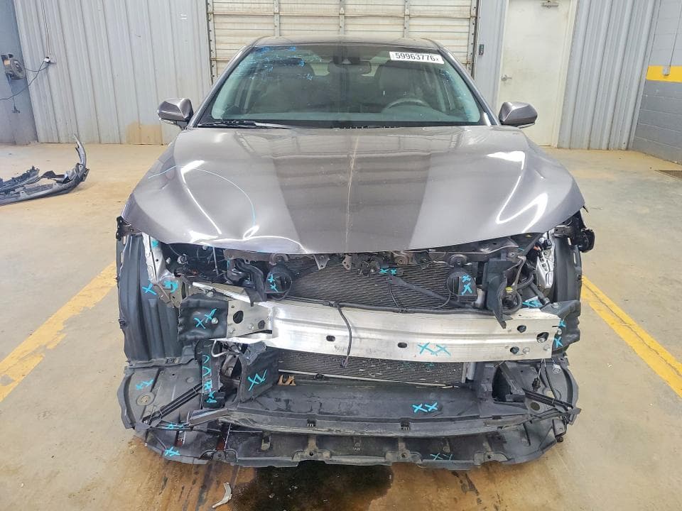 2019 TOYOTA CAMRY LE 5