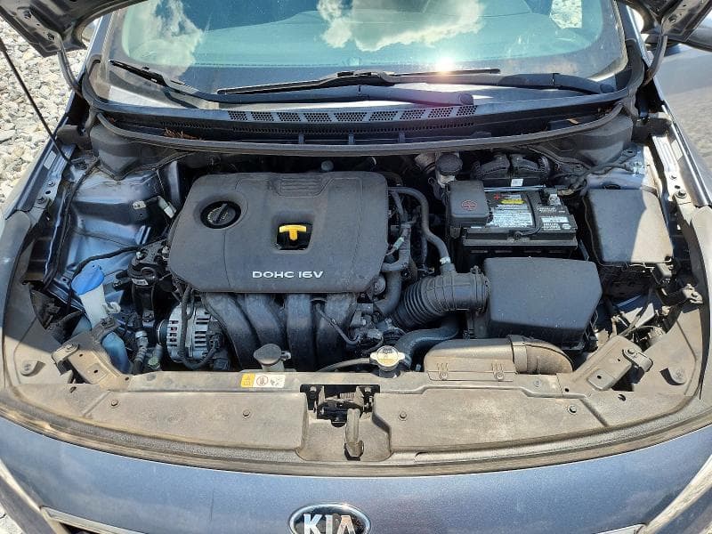 2017 KIA FORTE S 11