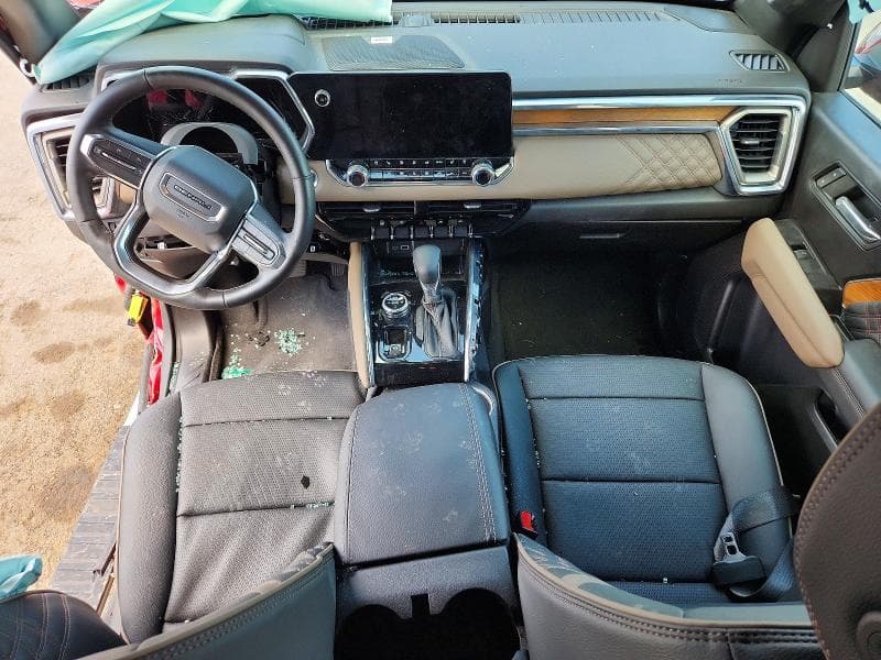2024 GMC CANYON DENALI 8