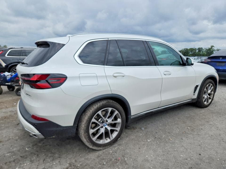 2025 BMW X5 XDRIVE50E 3