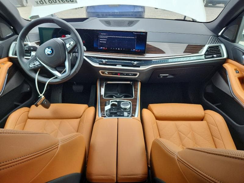 2025 BMW X5 XDRIVE50E 8