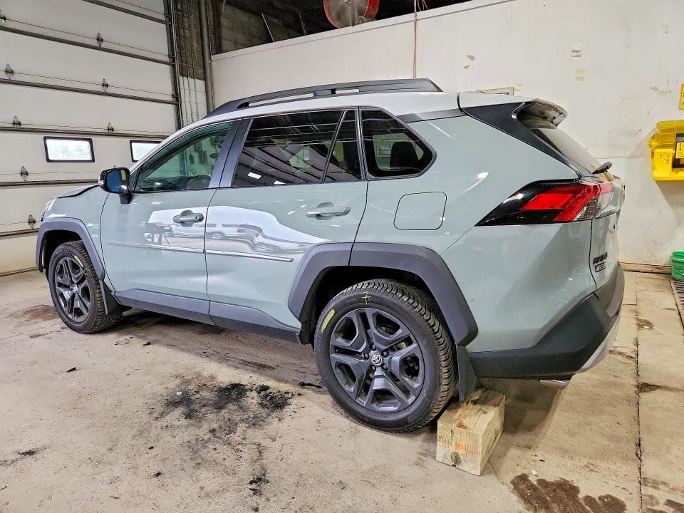 2023 TOYOTA RAV4 ADVENTURE 2