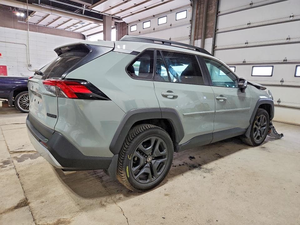 2023 TOYOTA RAV4 ADVENTURE 3
