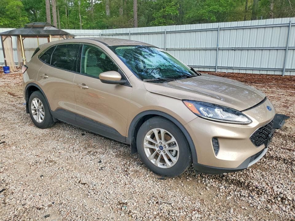 2020 FORD ESCAPE SE 4