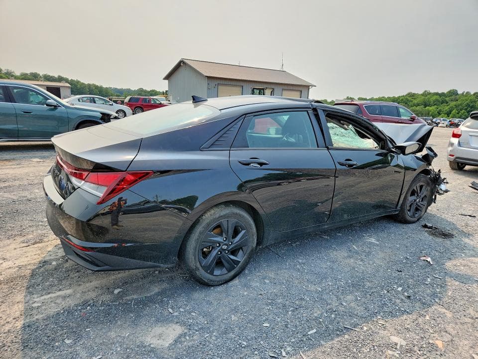 2023 HYUNDAI ELANTRA 3
