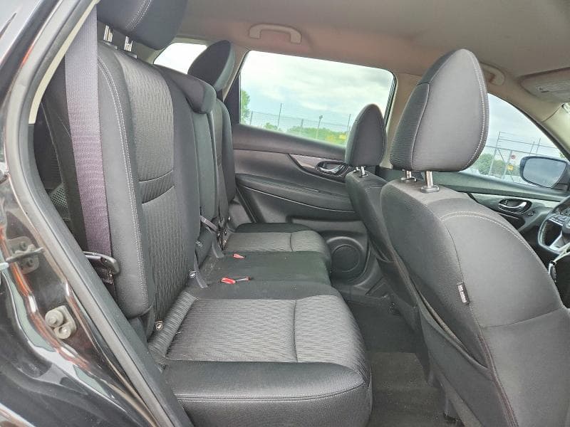 2017 NISSAN ROGUE SV 11