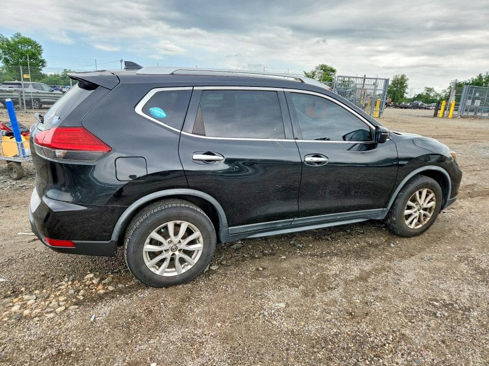 2017 NISSAN ROGUE SV 3