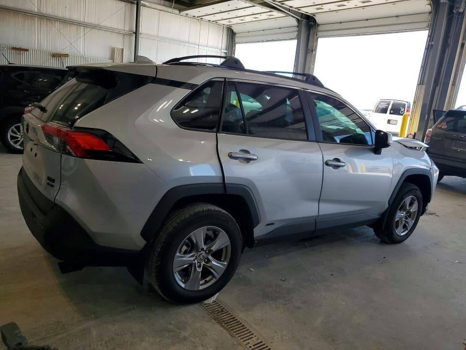 2025 TOYOTA RAV4 HYBRID XLE 3