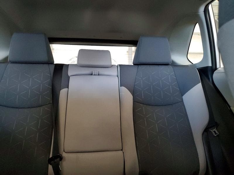 2025 TOYOTA RAV4 HYBRID XLE 10
