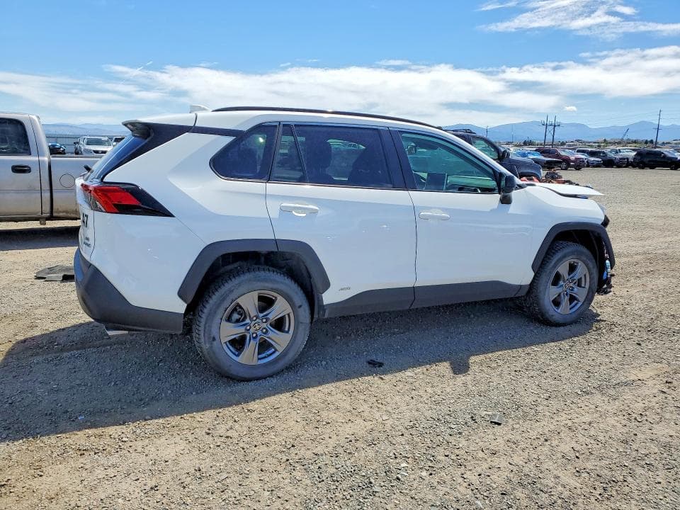 2024 TOYOTA RAV4 LE 3