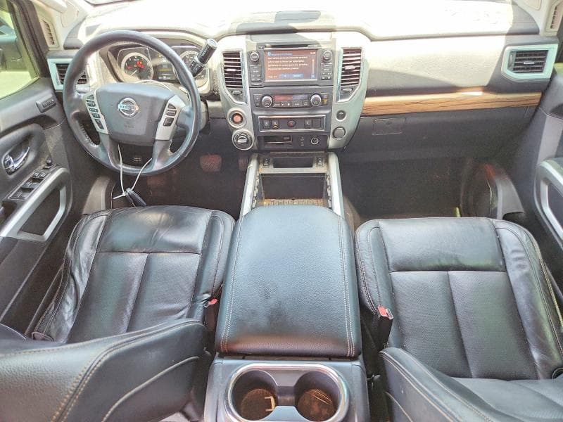 2017 NISSAN TITAN SL SL 8