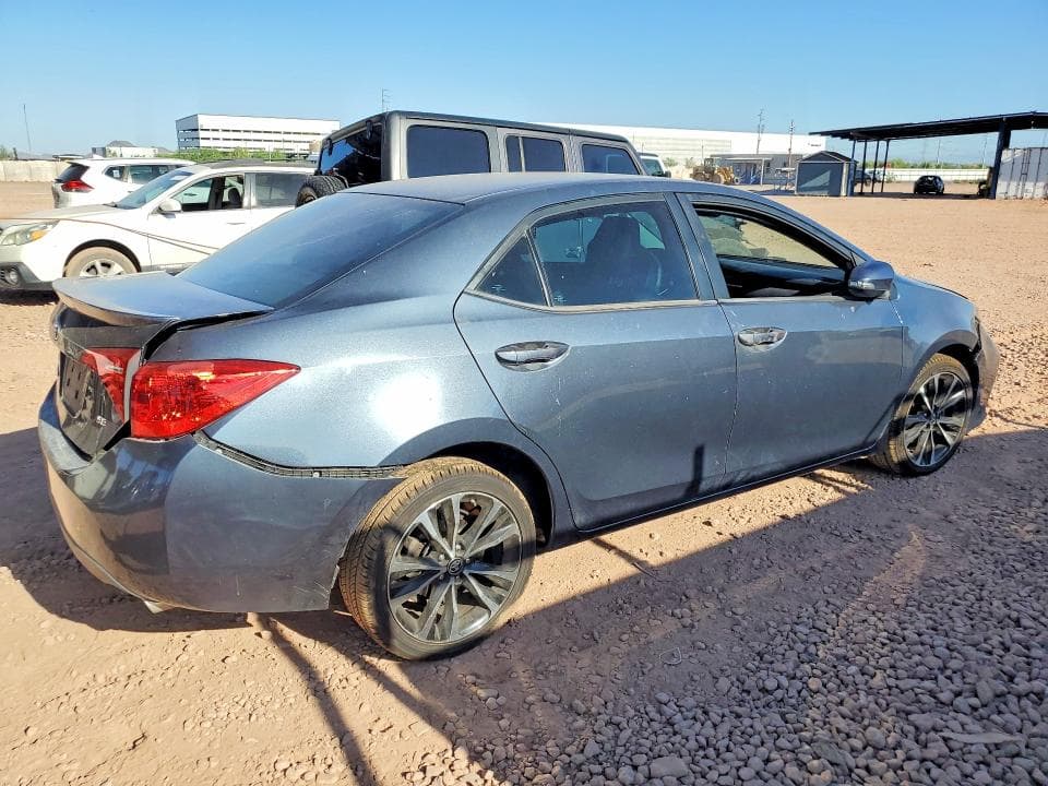 2017 TOYOTA COROLLA SE 3
