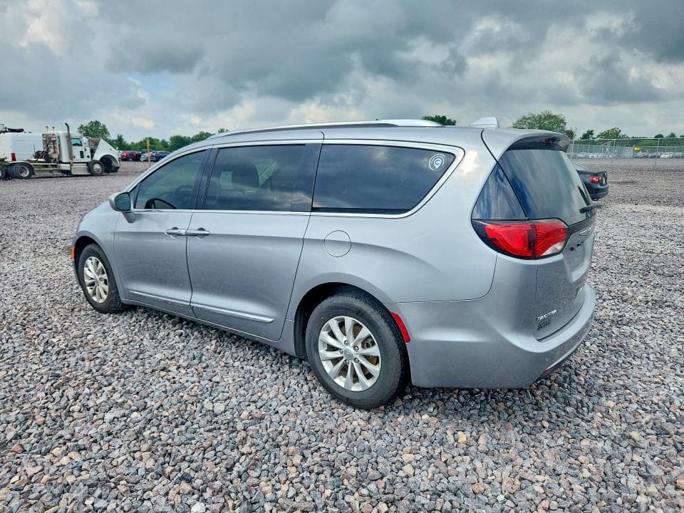 2019 CHRYSLER PACIFICA TOURING L 2