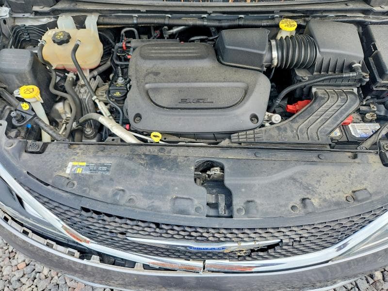 2019 CHRYSLER PACIFICA TOURING L 12