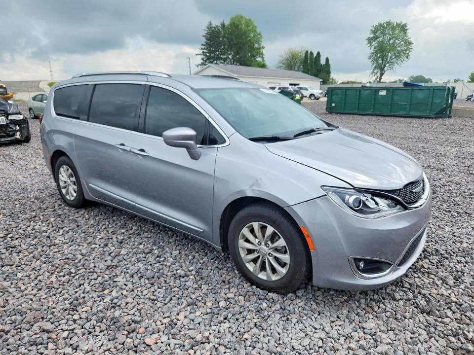 2019 CHRYSLER PACIFICA TOURING L 4