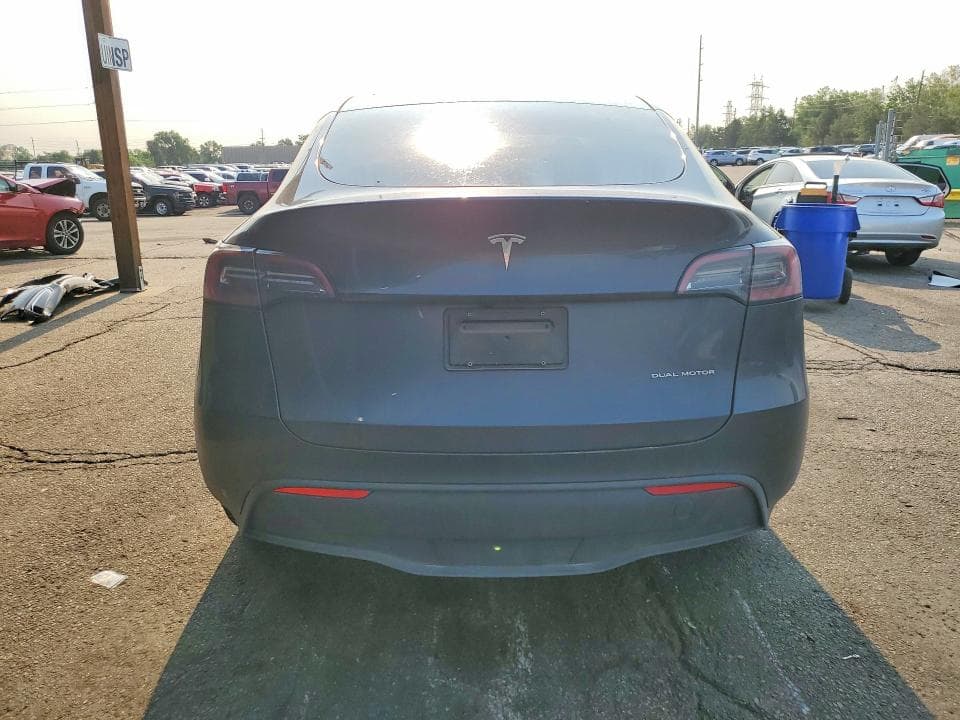 2024 TESLA MODEL Y 7