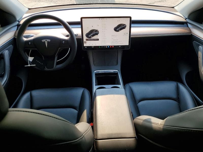 2024 TESLA MODEL Y 9