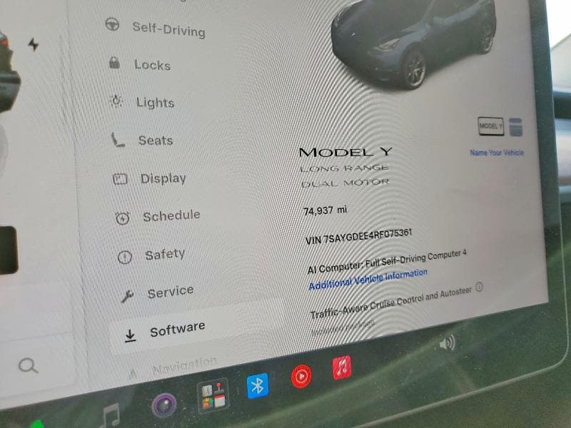 2024 TESLA MODEL Y 10