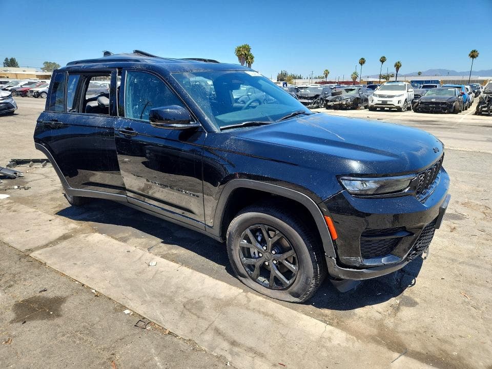 2025 JEEP GRAND CHEROKEE LAREDO 4