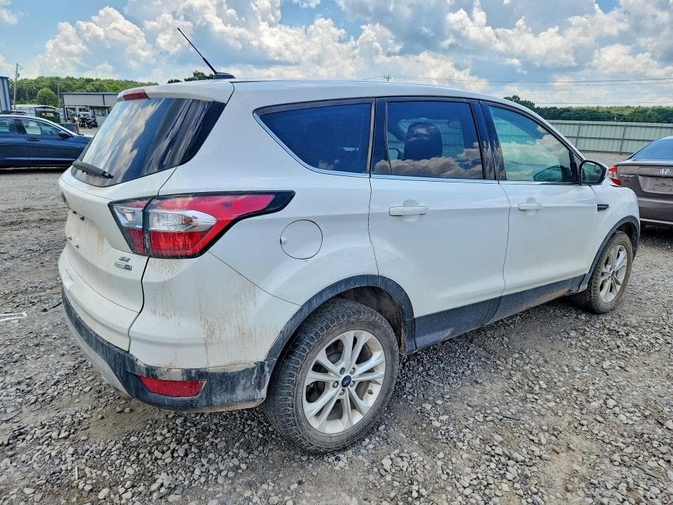 2017 FORD ESCAPE SE 3
