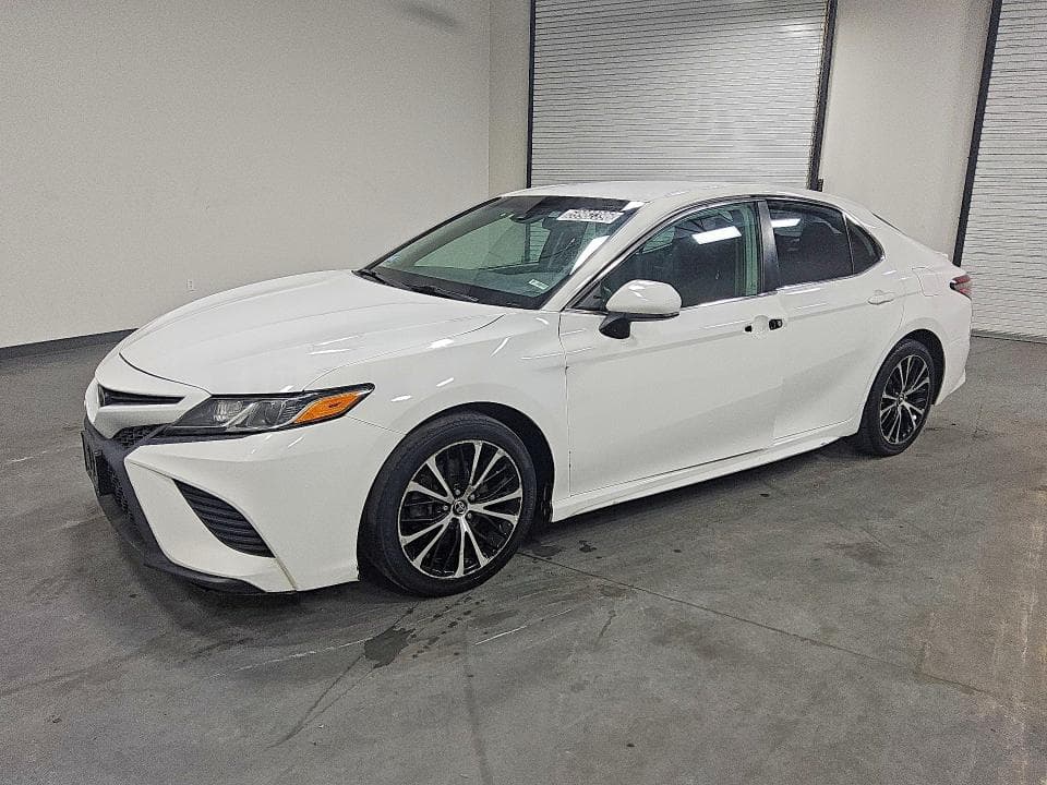 2018 TOYOTA CAMRY SE - 1
