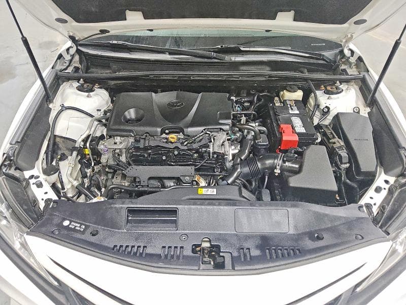 2018 TOYOTA CAMRY SE 11